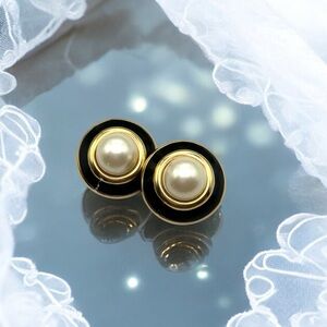 Beautiful Vintage Ciner Large Gold Tone Faux Pearl Clip On Earrings 28g EUC